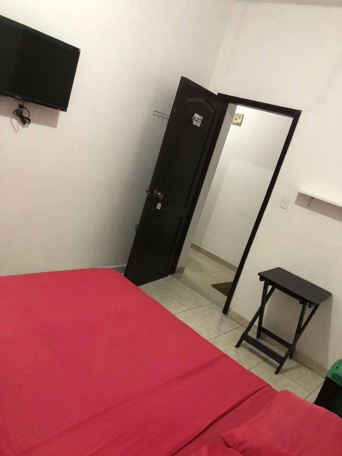 Hostal Playa Imperial Manta Bagian luar foto